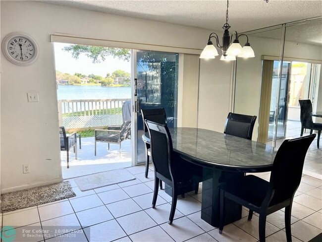 Foto del edificio - 9761 NW 37th St