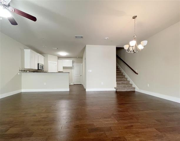 Building Photo - 207 Lily Ln
