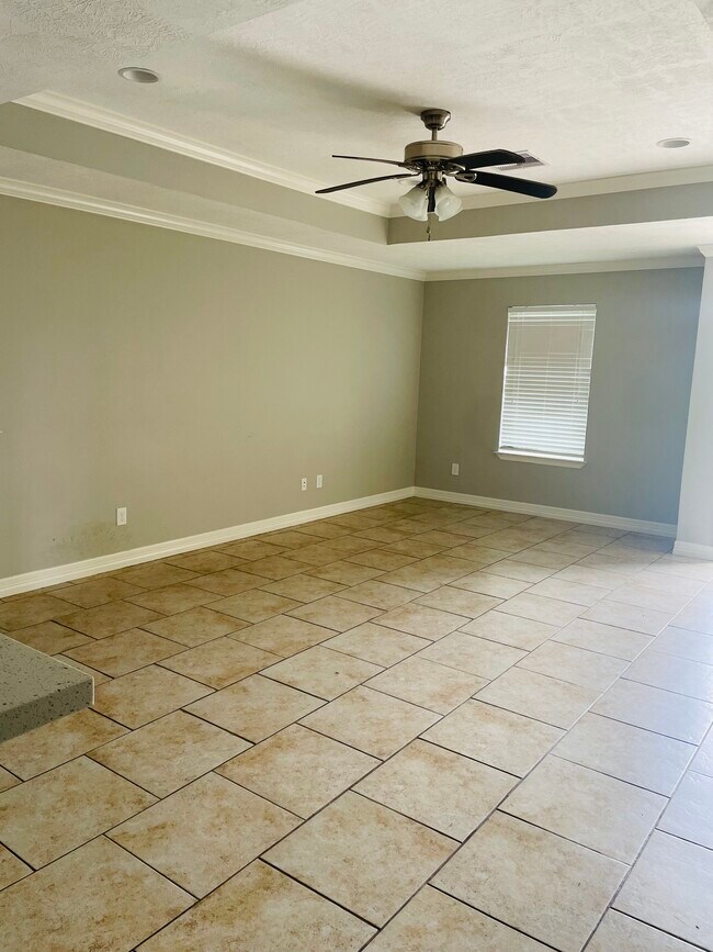 Building Photo - 129 Gage Ave