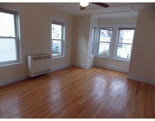 Primary Photo - 54 Warner St