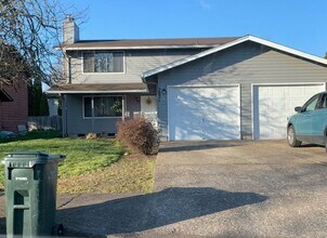 Building Photo - 2829-2831 Applewood Ln