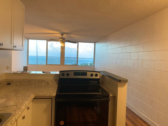 Foto del edificio - Kahului 2 Bedroom 1 1/2 bath available now...