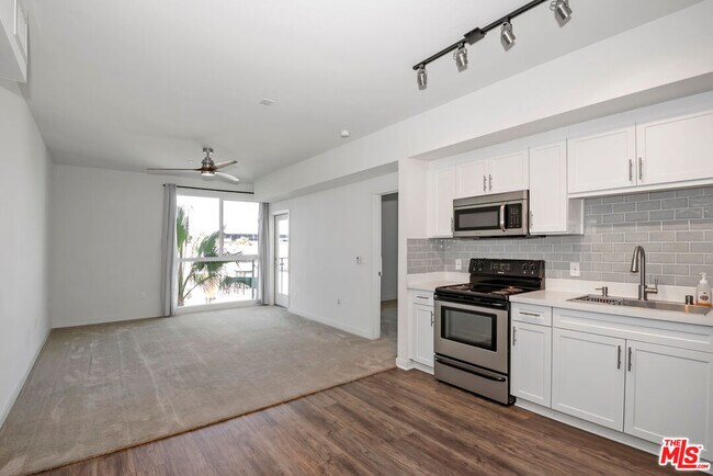 Building Photo - 12655 Bluff Creek Dr