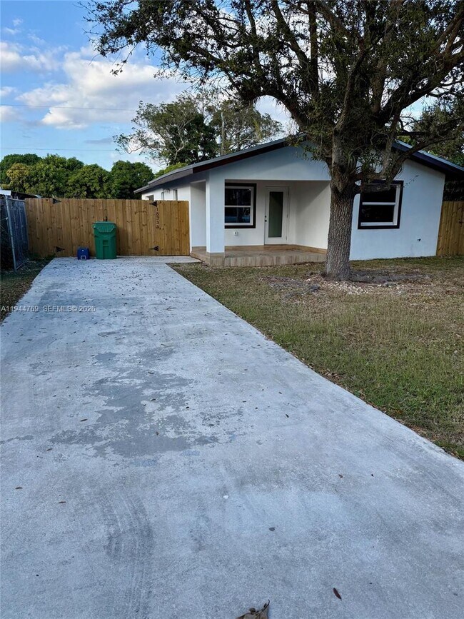 Foto del edificio - 18333 SW 296th St