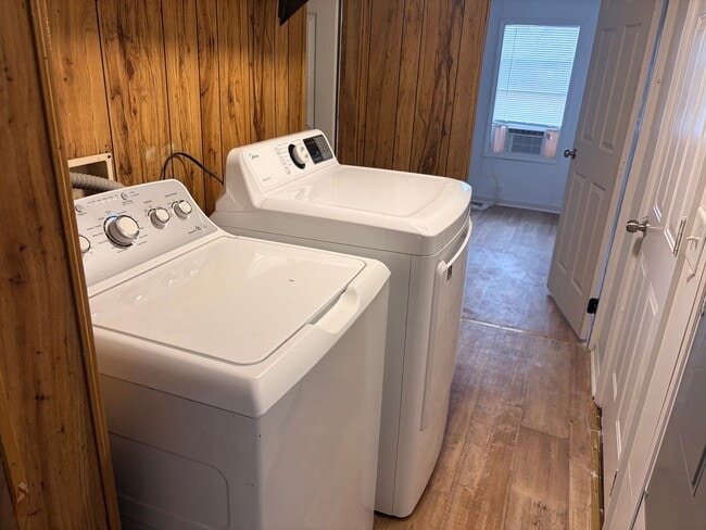 Building Photo - 1083 Pasture Branch Rd