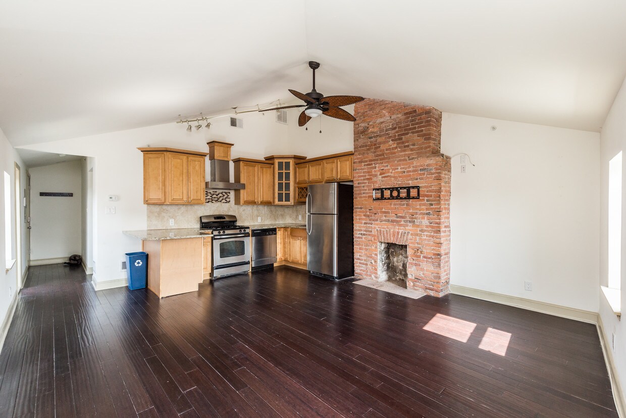 Primary Photo - 1600 Frankford Ave