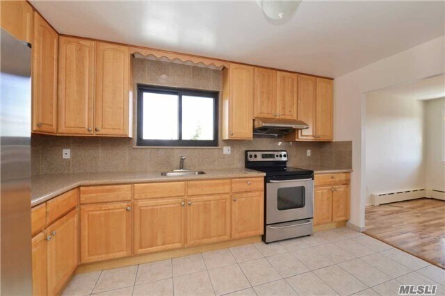Foto del edificio - 39-22 212th St