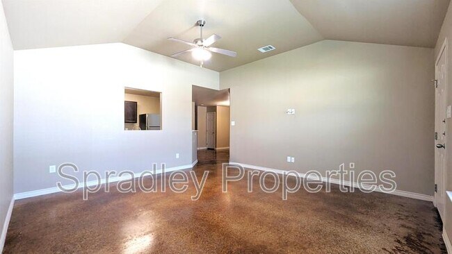 Building Photo - 1008A Kerr Ct