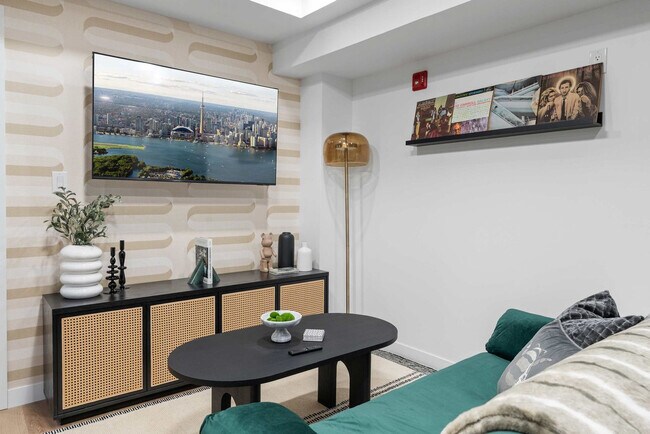 Building Photo - 168 McCaul St