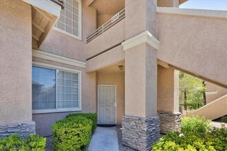 Building Photo - 9901 Trailwood Dr