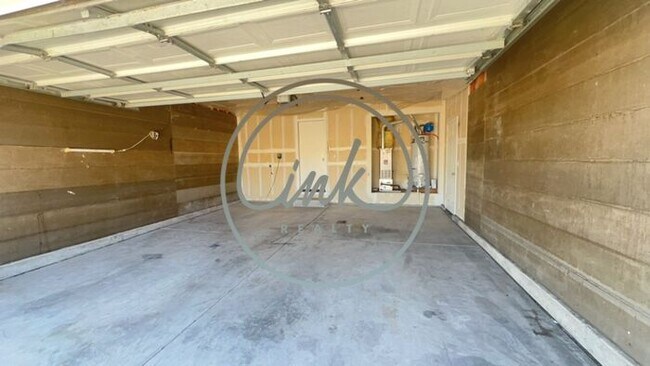 Foto del edificio - Three Bedroom Single Family Home in Fernle...