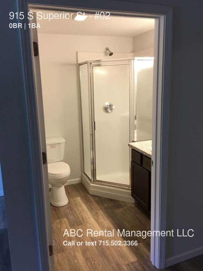 Building Photo - Retro-Modern Handicap Accessible Efficiency