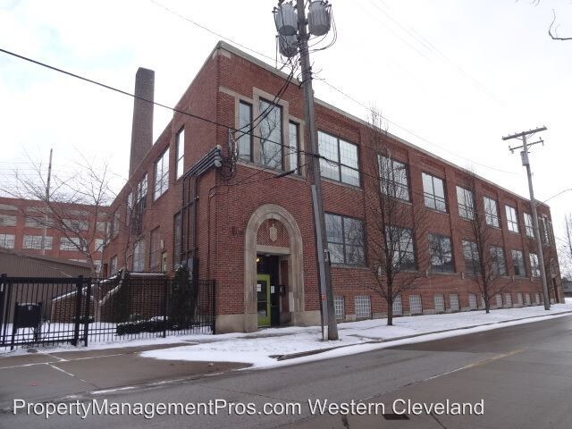 Building Photo - 8205 Franklin Blvd