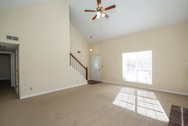 Foto del edificio - 408 Streamview Ln