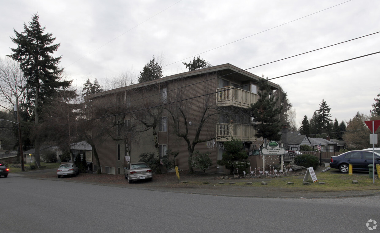 Primary Photo - Crestwood Apartments