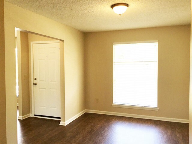Foto del edificio - 9283 Cumberland Station Drive