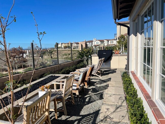 Building Photo - 3 bd/3.5 Ba Sea Summit Panoramic Ocean Vie...