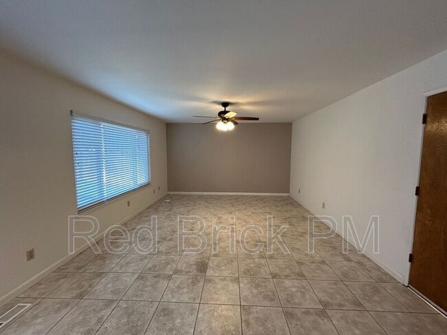 Foto del edificio - 3355 San Fernando Ct