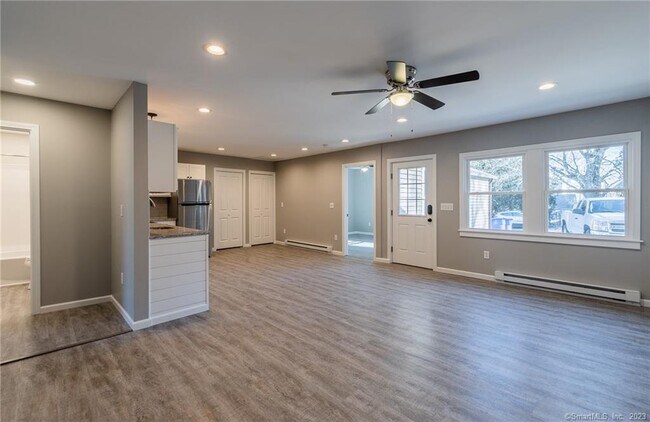 Building Photo - 121 CT-32