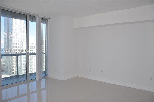 Building Photo - 475 Brickell Ave