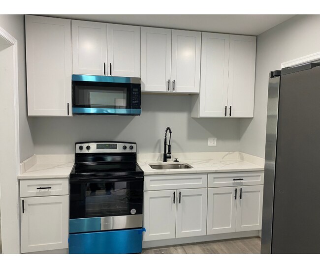 Foto del edificio - 4310 Ridgewood Ave