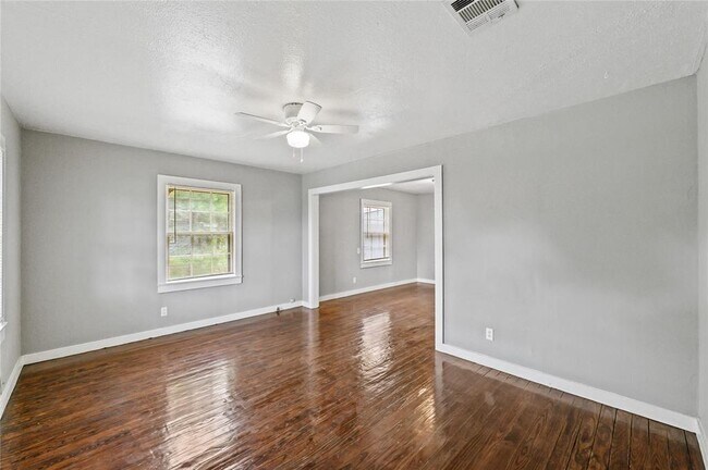 Building Photo - 4125 Dockrell St