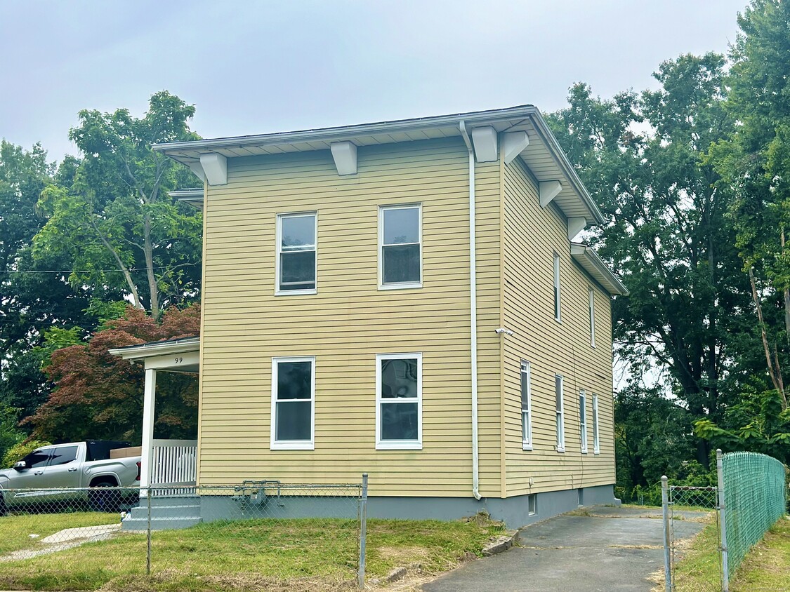 Primary Photo - 99 West St