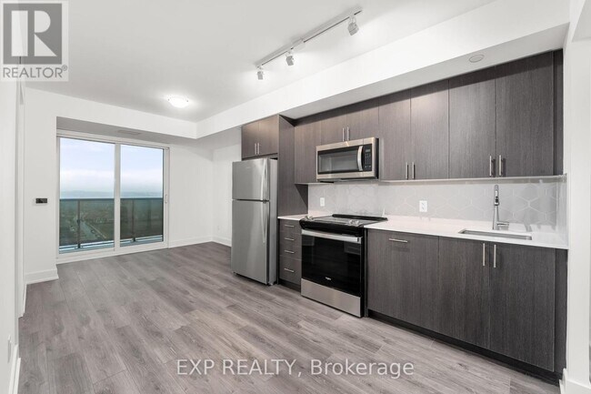 Photo du bâtiment - 2545-2545 Simcoe St N