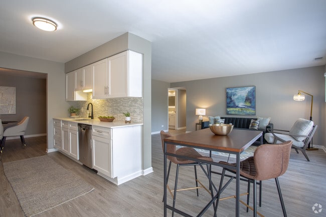 3BR,2BA,1590SF - Valley Lo Towers
