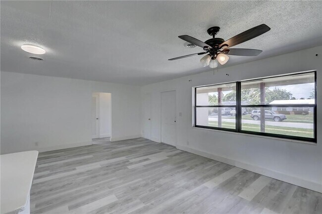 Foto del edificio - 5804 NW 14th St