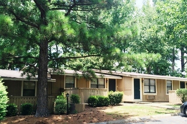 Building Photo - Wesley Pines