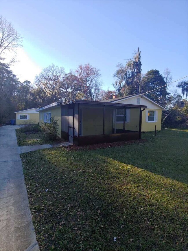 Building Photo - 9658 Carbondale Dr W