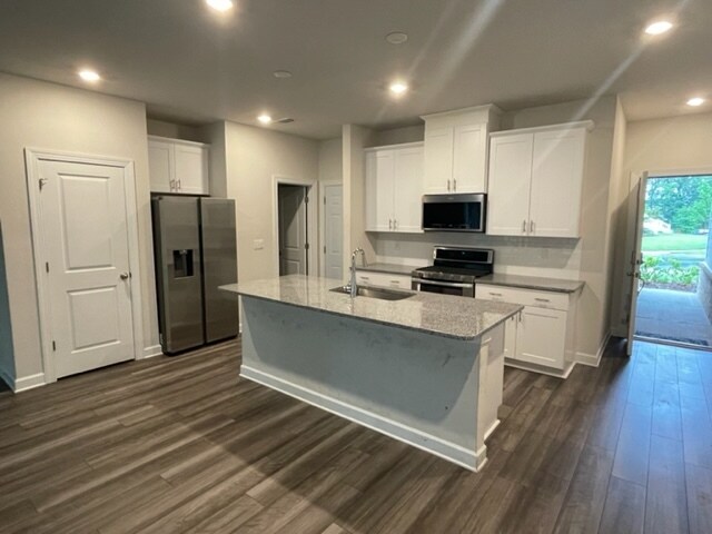 Foto del edificio - Almost new town home available now!