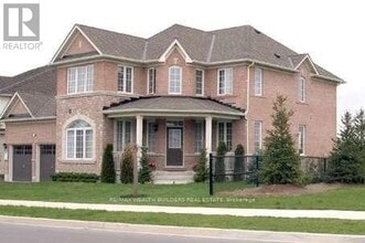Building Photo - 8 Pecan Dr