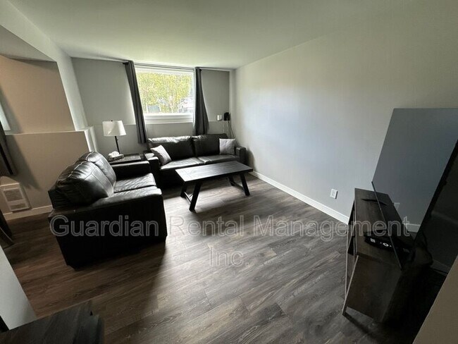 Photo du bâtiment - 117 Centennial Dr