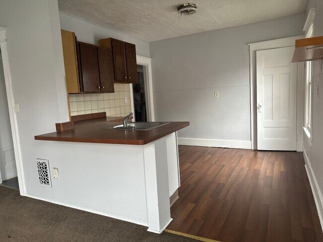 Building Photo - 85-87 Pullman Ave