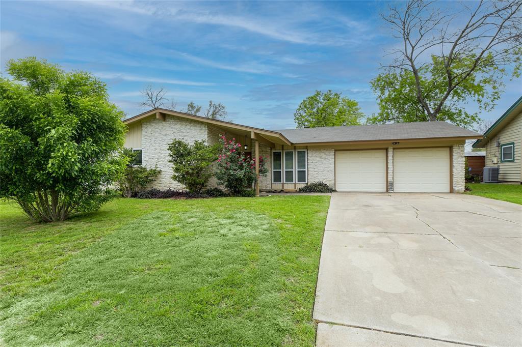 Primary Photo - 8104 Parkdale Dr
