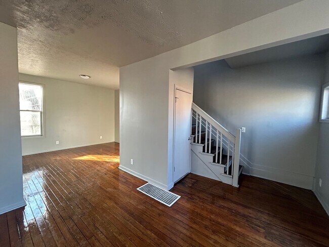 Foto del edificio - 4411 Davenport St