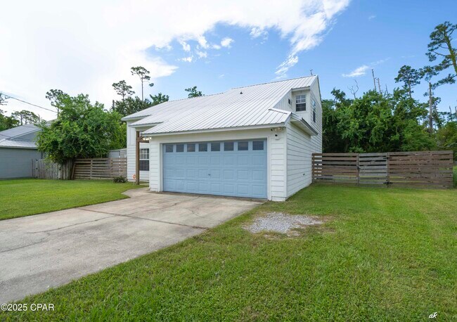 Building Photo - 6226 Wallace Rd