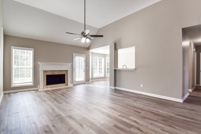 Building Photo - 125 Rockbridge Loop