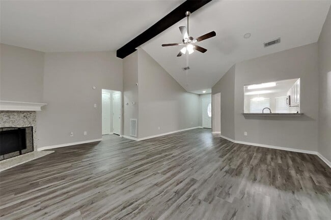 Building Photo - 2602 Clear Ridge Dr