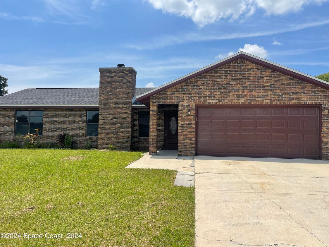 Foto principal - 1270 Gustrow Ave NW