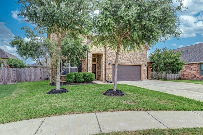 Building Photo - 207 Denfield Ct