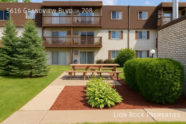 Foto del edificio - 5616 Grandview Blvd