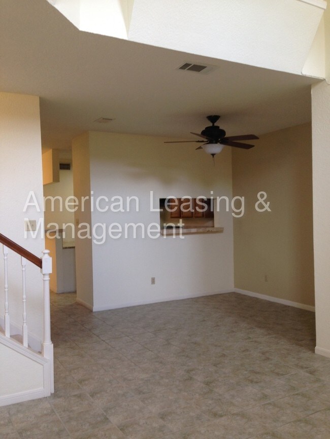 Building Photo - 1620 Wellington Pl