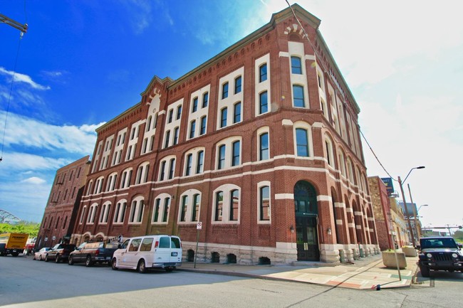 Building Photo - Landmark Lofts