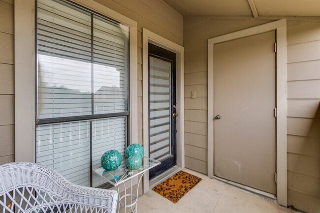 Foto del edificio - 2100 Randy Snow Rd