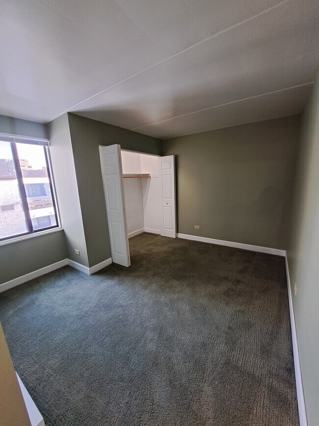 Foto del edificio - 334 W Miner St