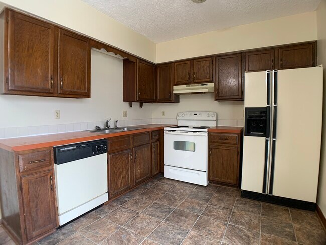 Foto del edificio - 102 E Kenyon Ave