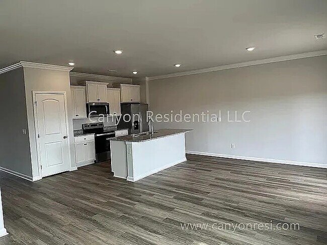 Building Photo - 230 Antler Ridge Dr